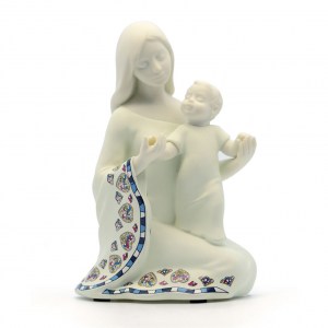 765111-figura-nadal-studio-amor-maternal
